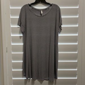 Navy/White Emerald striped dress size 1X Euc